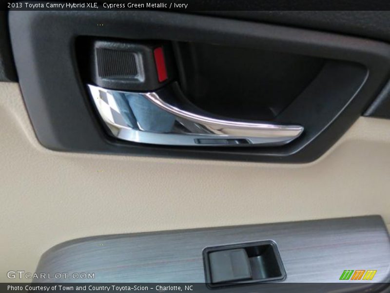 Cypress Green Metallic / Ivory 2013 Toyota Camry Hybrid XLE