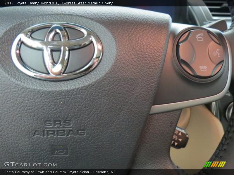 Cypress Green Metallic / Ivory 2013 Toyota Camry Hybrid XLE