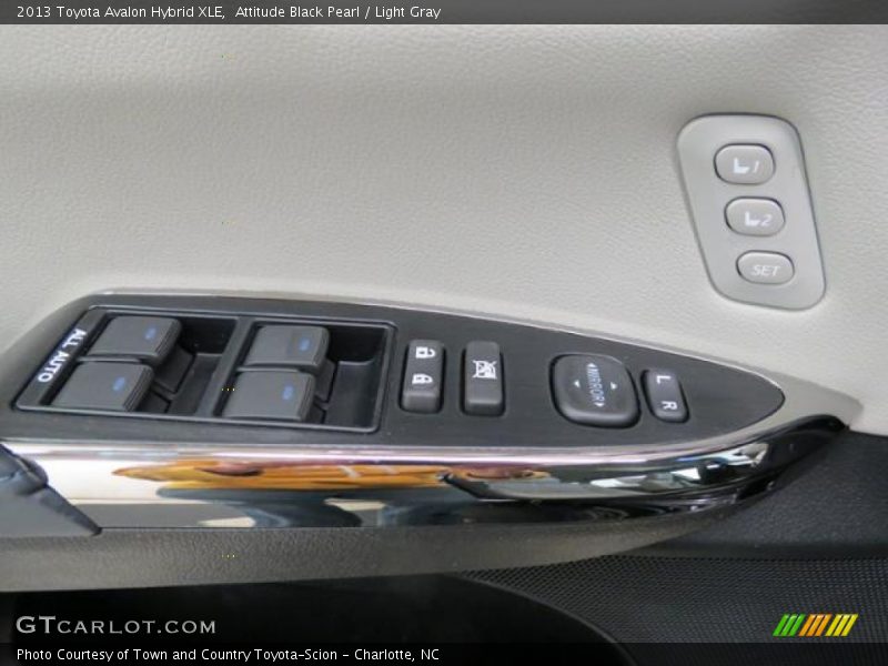 Attitude Black Pearl / Light Gray 2013 Toyota Avalon Hybrid XLE