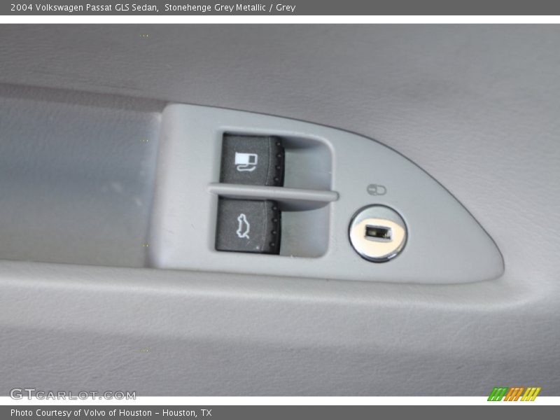 Stonehenge Grey Metallic / Grey 2004 Volkswagen Passat GLS Sedan