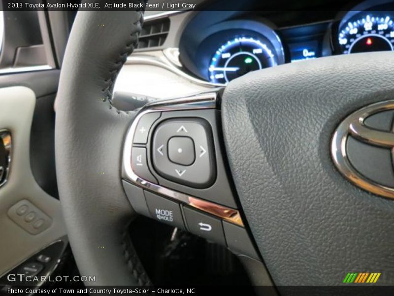Attitude Black Pearl / Light Gray 2013 Toyota Avalon Hybrid XLE