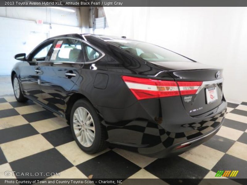 Attitude Black Pearl / Light Gray 2013 Toyota Avalon Hybrid XLE