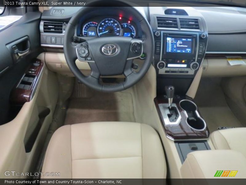 Super White / Ivory 2013 Toyota Camry XLE