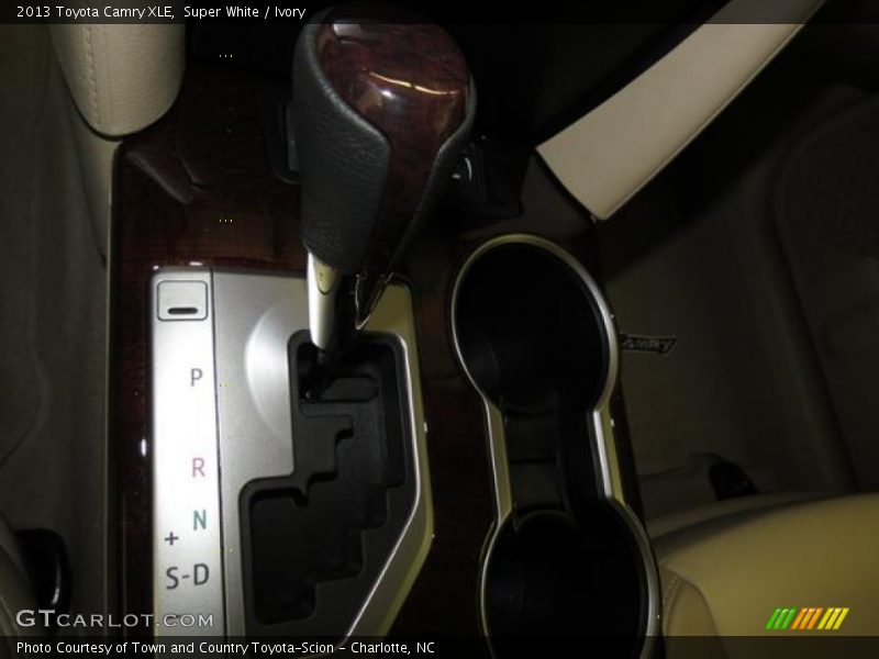 Super White / Ivory 2013 Toyota Camry XLE