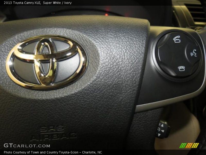 Super White / Ivory 2013 Toyota Camry XLE