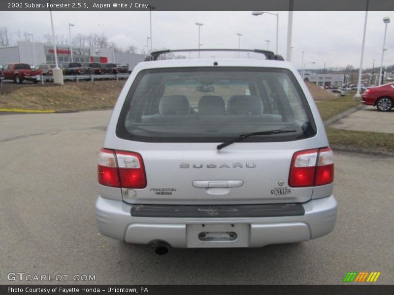 Aspen White / Gray 2002 Subaru Forester 2.5 S