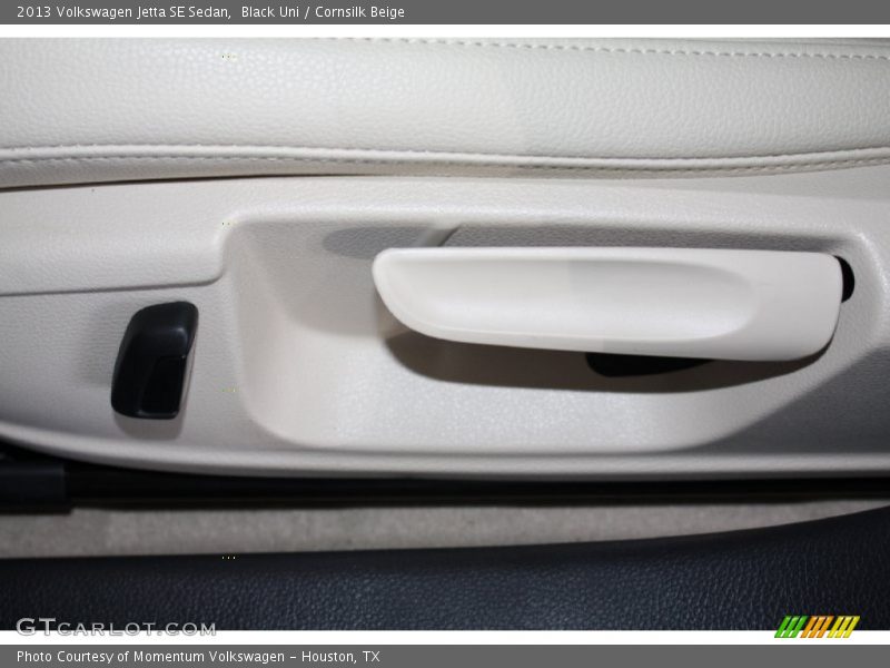 Black Uni / Cornsilk Beige 2013 Volkswagen Jetta SE Sedan