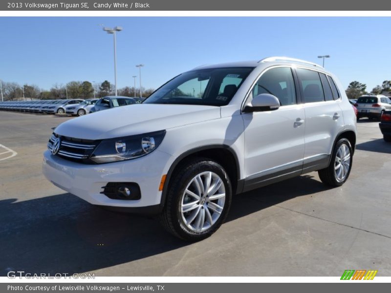 Candy White / Black 2013 Volkswagen Tiguan SE