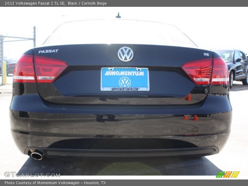 Black / Cornsilk Beige 2013 Volkswagen Passat 2.5L SE
