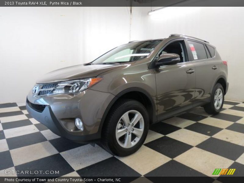 Front 3/4 View of 2013 RAV4 XLE