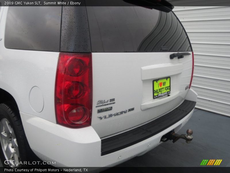 Summit White / Ebony 2009 GMC Yukon SLT