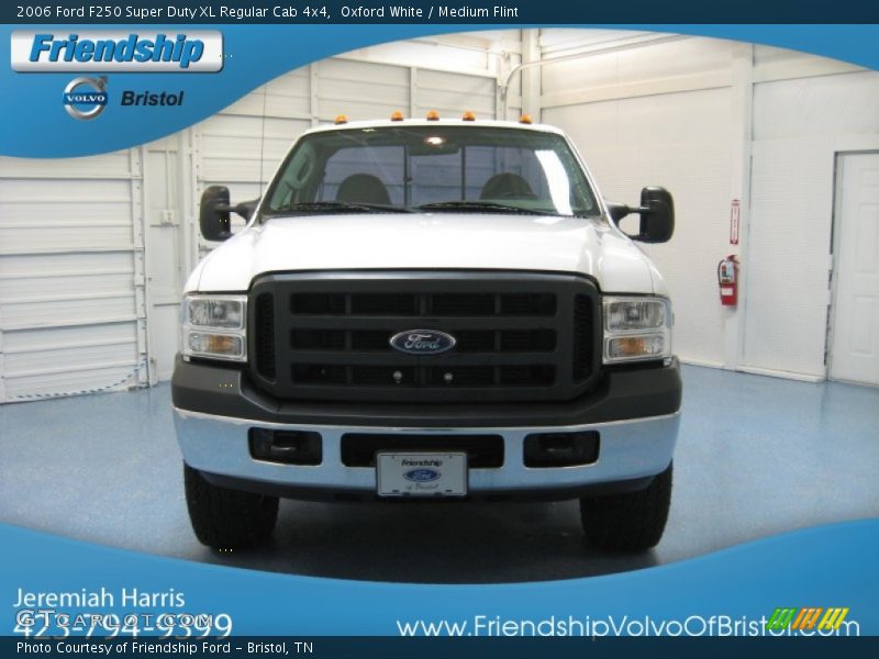 Oxford White / Medium Flint 2006 Ford F250 Super Duty XL Regular Cab 4x4