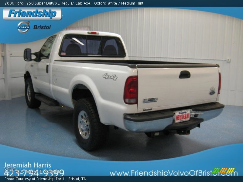 Oxford White / Medium Flint 2006 Ford F250 Super Duty XL Regular Cab 4x4