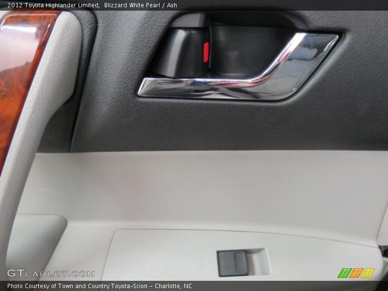 Blizzard White Pearl / Ash 2012 Toyota Highlander Limited