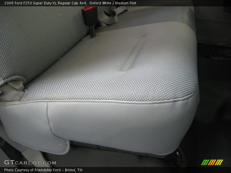 Oxford White / Medium Flint 2006 Ford F250 Super Duty XL Regular Cab 4x4