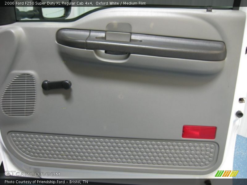 Door Panel of 2006 F250 Super Duty XL Regular Cab 4x4
