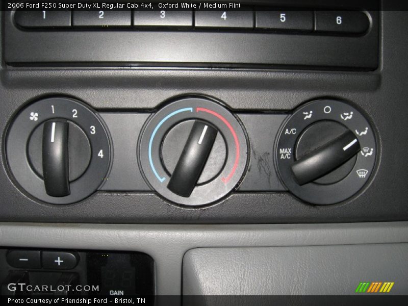 Controls of 2006 F250 Super Duty XL Regular Cab 4x4
