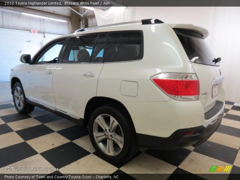 Blizzard White Pearl / Ash 2012 Toyota Highlander Limited