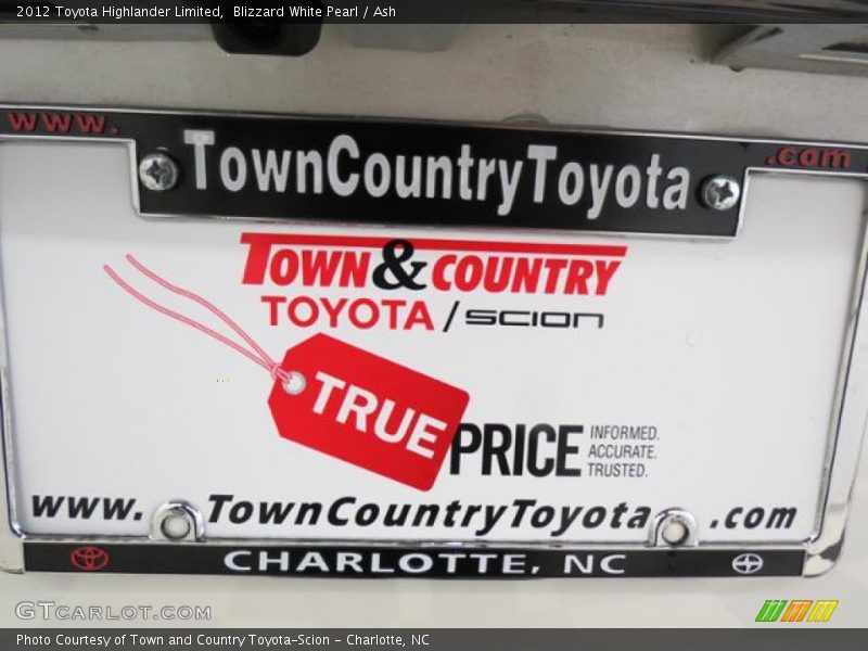 Blizzard White Pearl / Ash 2012 Toyota Highlander Limited