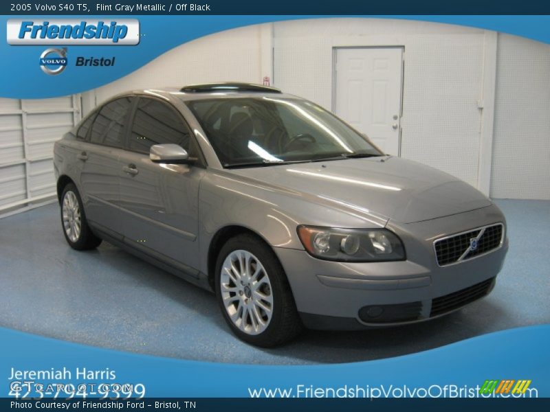 Flint Gray Metallic / Off Black 2005 Volvo S40 T5