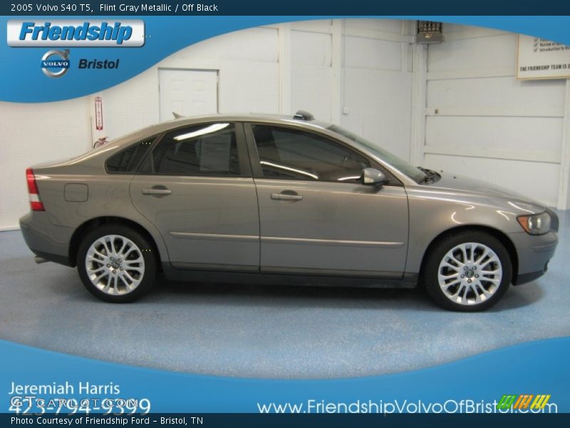 Flint Gray Metallic / Off Black 2005 Volvo S40 T5