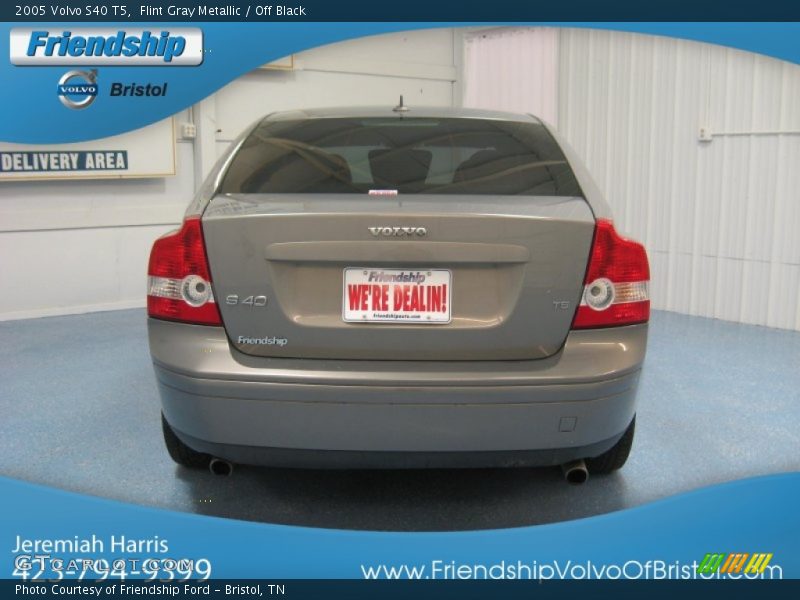 Flint Gray Metallic / Off Black 2005 Volvo S40 T5