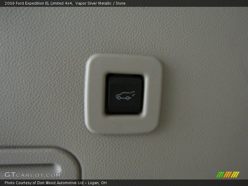 Controls of 2009 Expedition EL Limited 4x4
