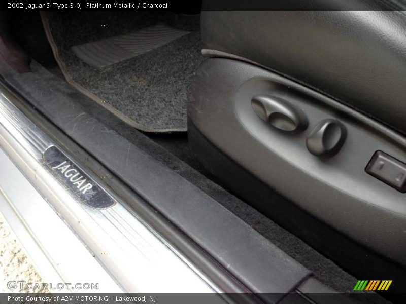 Controls of 2002 S-Type 3.0