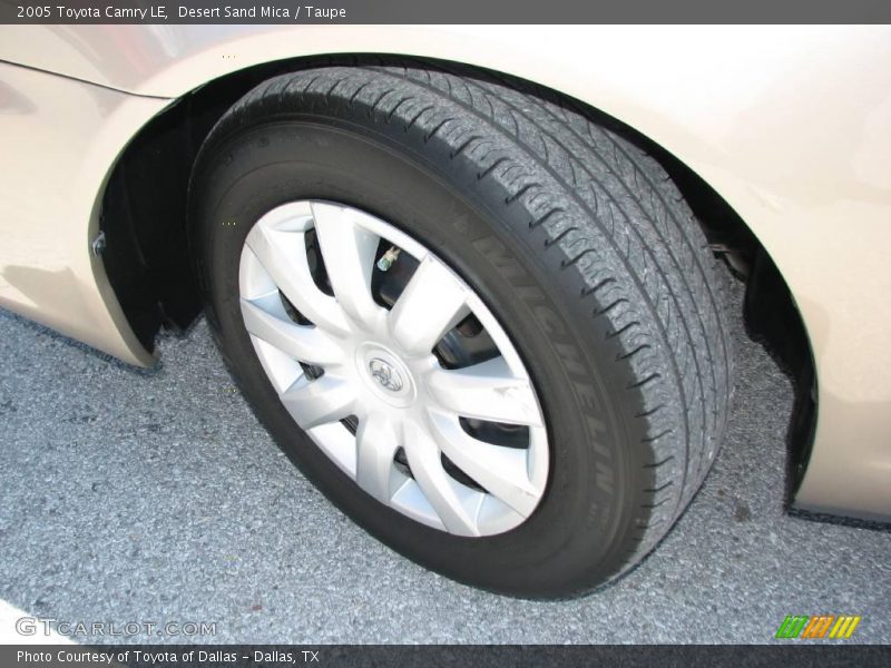 Desert Sand Mica / Taupe 2005 Toyota Camry LE