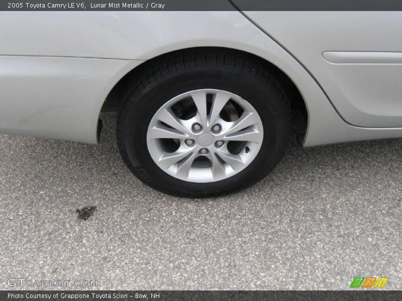 Lunar Mist Metallic / Gray 2005 Toyota Camry LE V6