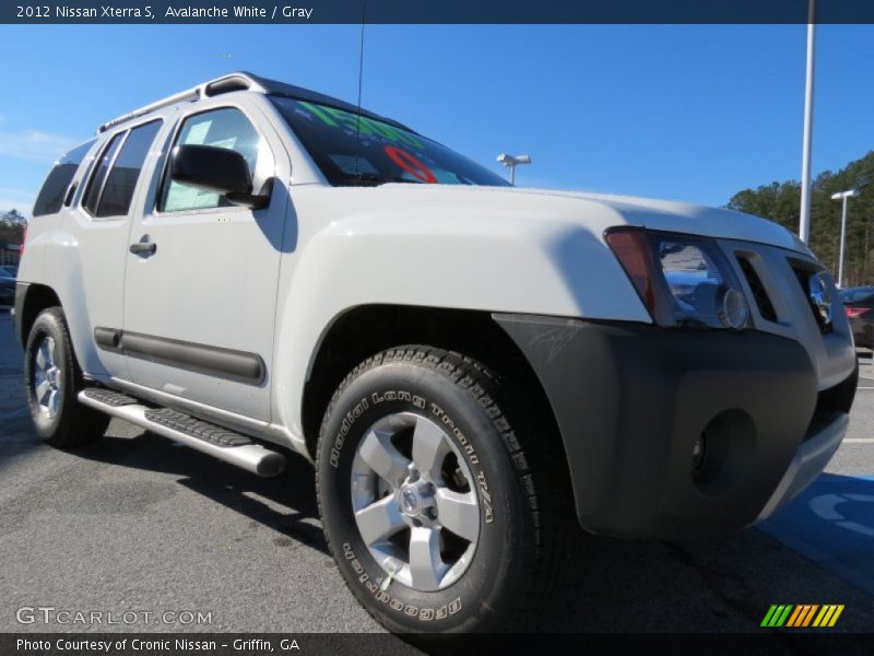 Avalanche White / Gray 2012 Nissan Xterra S