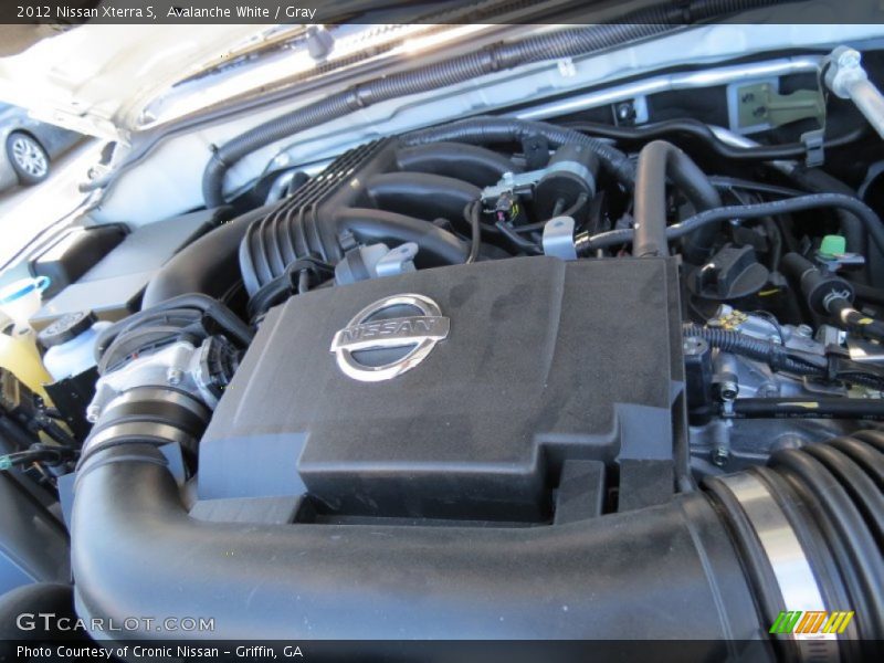 Avalanche White / Gray 2012 Nissan Xterra S