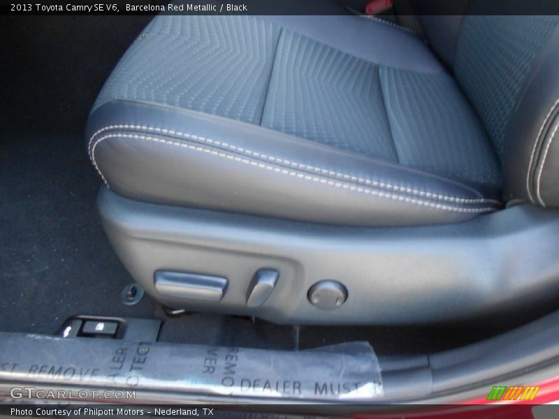 Barcelona Red Metallic / Black 2013 Toyota Camry SE V6