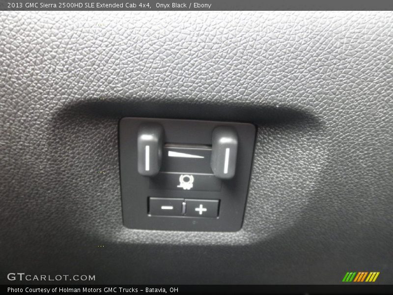 Controls of 2013 Sierra 2500HD SLE Extended Cab 4x4
