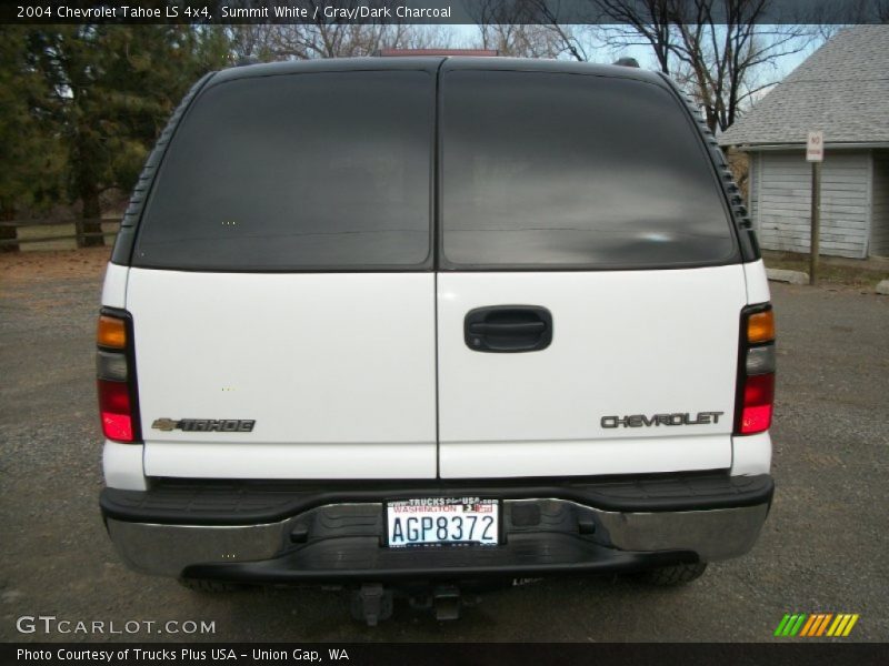 Summit White / Gray/Dark Charcoal 2004 Chevrolet Tahoe LS 4x4