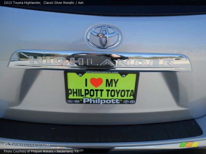 Classic Silver Metallic / Ash 2013 Toyota Highlander
