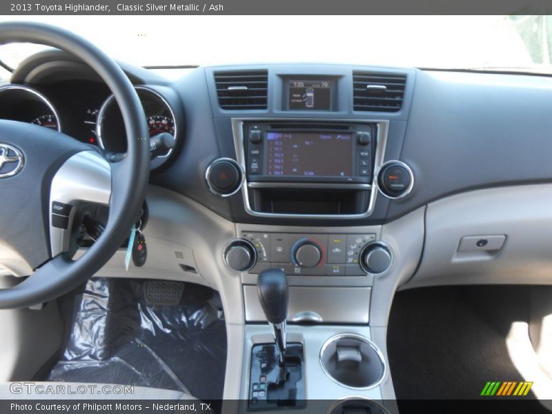 Classic Silver Metallic / Ash 2013 Toyota Highlander