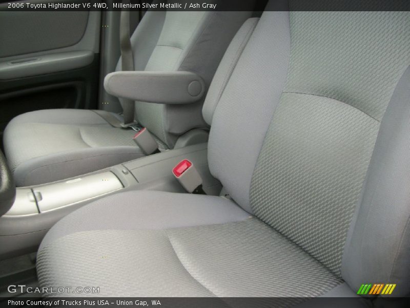 Millenium Silver Metallic / Ash Gray 2006 Toyota Highlander V6 4WD