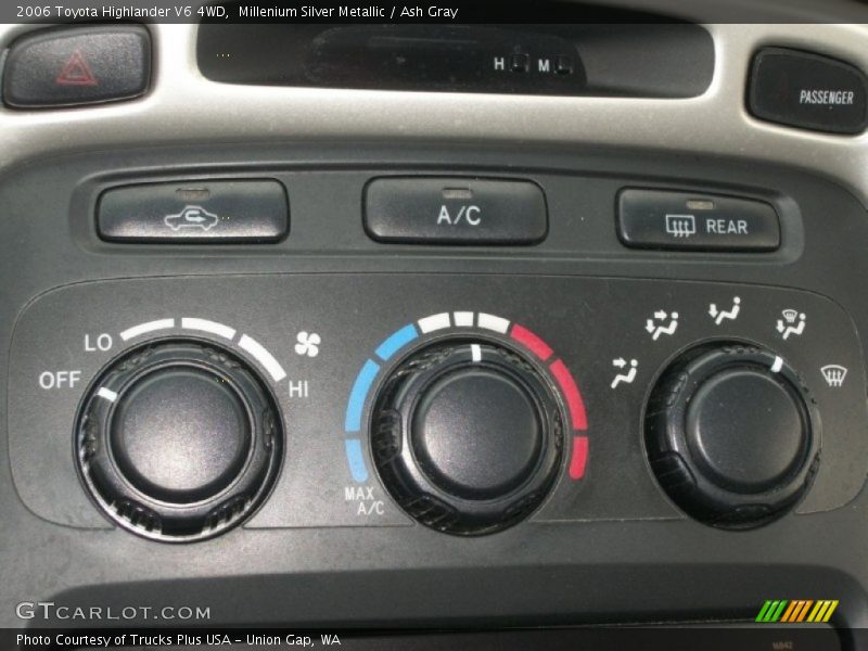 Controls of 2006 Highlander V6 4WD