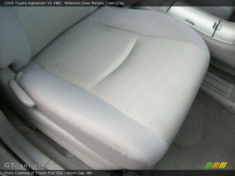 Millenium Silver Metallic / Ash Gray 2006 Toyota Highlander V6 4WD