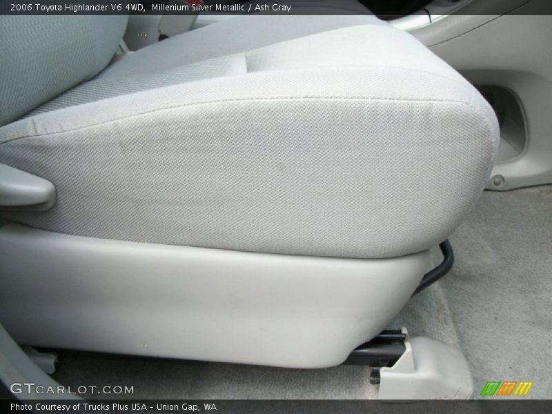Millenium Silver Metallic / Ash Gray 2006 Toyota Highlander V6 4WD