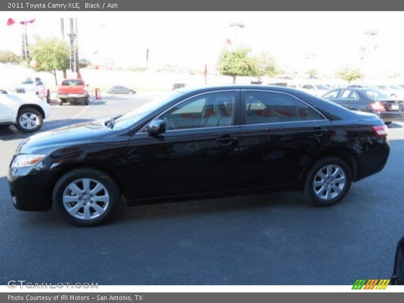 Black / Ash 2011 Toyota Camry XLE