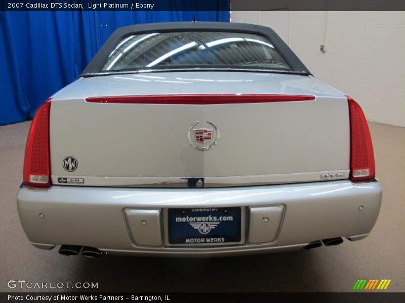 Light Platinum / Ebony 2007 Cadillac DTS Sedan