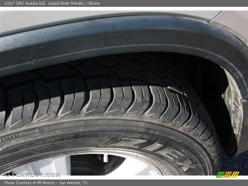 Liquid Silver Metallic / Ebony 2007 GMC Acadia SLE