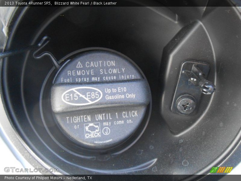 Blizzard White Pearl / Black Leather 2013 Toyota 4Runner SR5