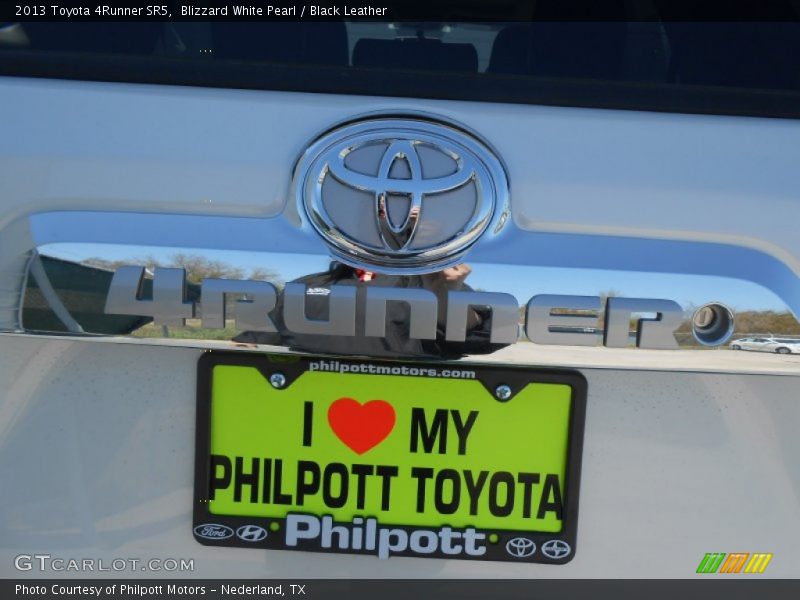 Blizzard White Pearl / Black Leather 2013 Toyota 4Runner SR5