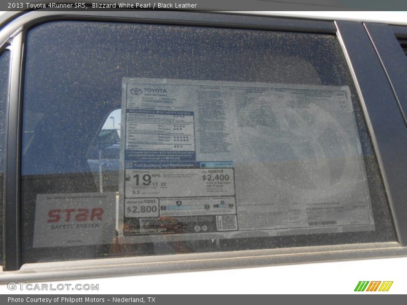 Blizzard White Pearl / Black Leather 2013 Toyota 4Runner SR5