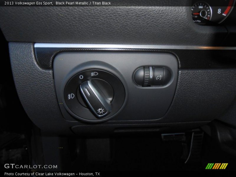 Black Pearl Metallic / Titan Black 2013 Volkswagen Eos Sport