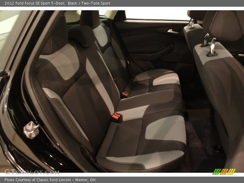 Black / Two-Tone Sport 2012 Ford Focus SE Sport 5-Door