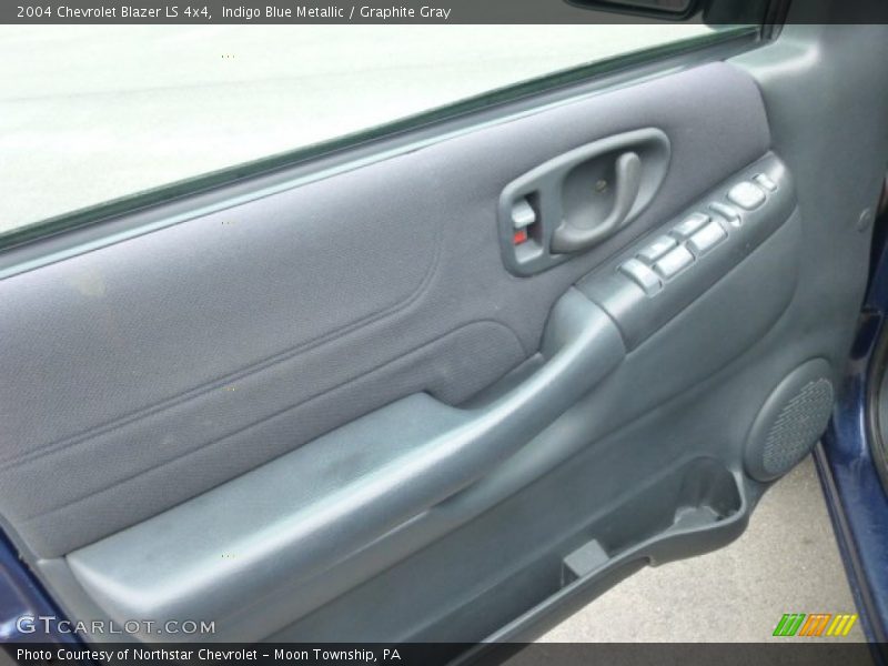 Indigo Blue Metallic / Graphite Gray 2004 Chevrolet Blazer LS 4x4